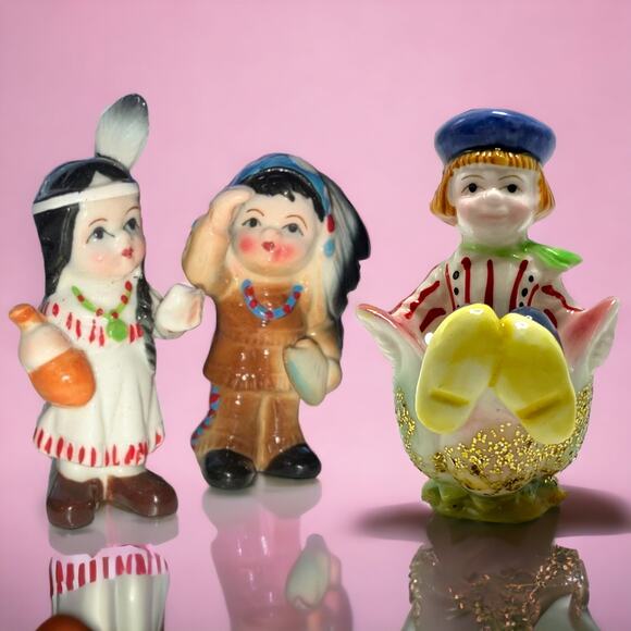 Vtg Disneyland Small World Native Americans & Dutch Boy Figurines Set! - Picture 1 of 9